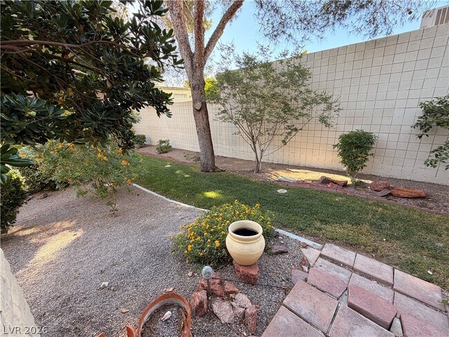 Building Photo - 3267 Dawnflower St
