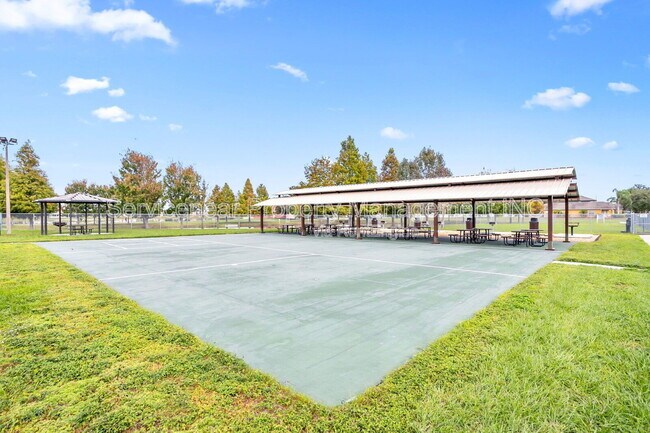 Building Photo - 31022 Bridgegate Dr