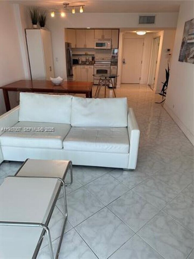 Building Photo - 2301 Collins Ave