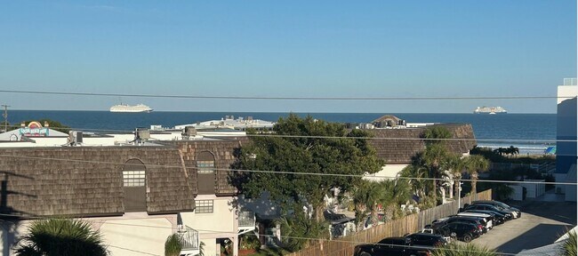 Building Photo - 125 Pulsipher Ave