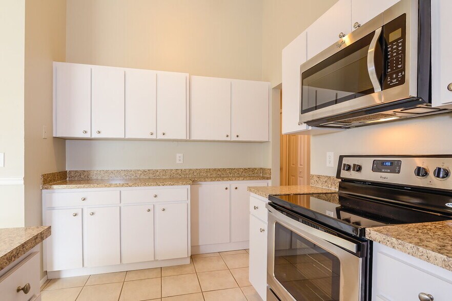 Building Photo - 3839 Marquise Ln