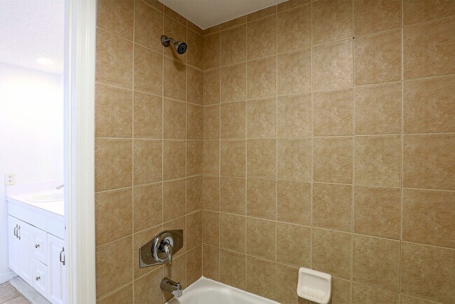 Building Photo - Parkwoods 12341-2