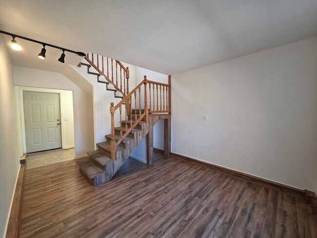 Building Photo - 15450