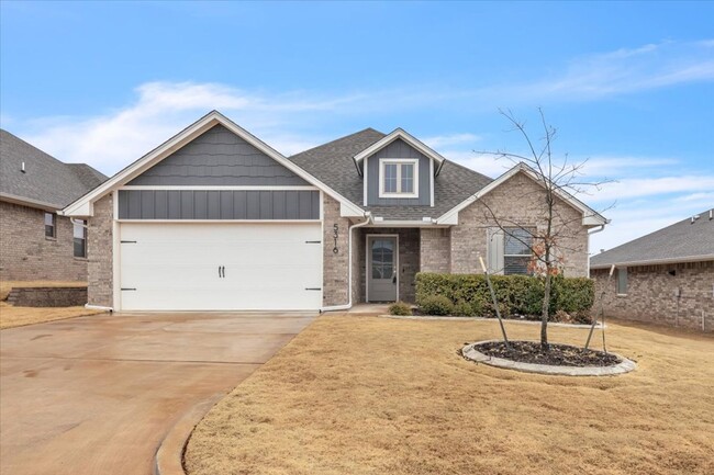 Building Photo - NE Edmond Home