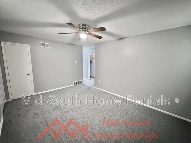 Building Photo - 5286 Braden Dr