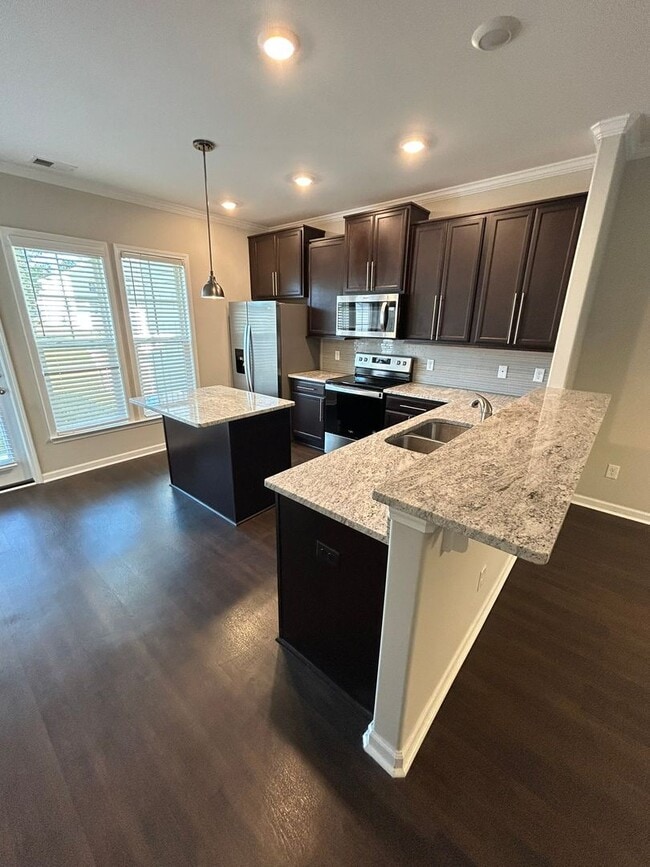 Building Photo - 3 Bedroom/ 2.5 Bathroom Berwick area in Savannah, GA