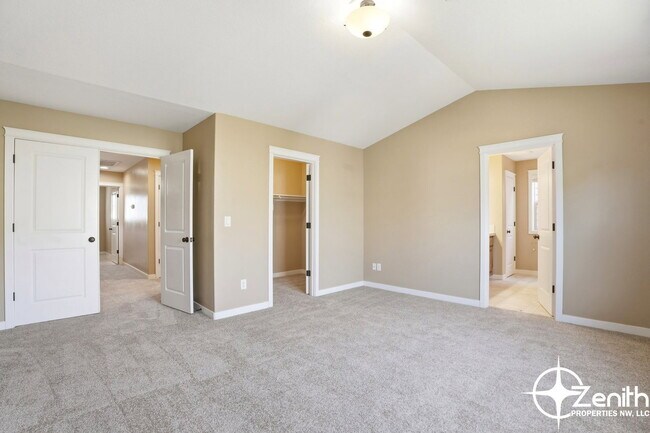 Building Photo - 4608 NE 91st Way