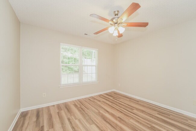 Building Photo - 6810 Hidden Forest Dr