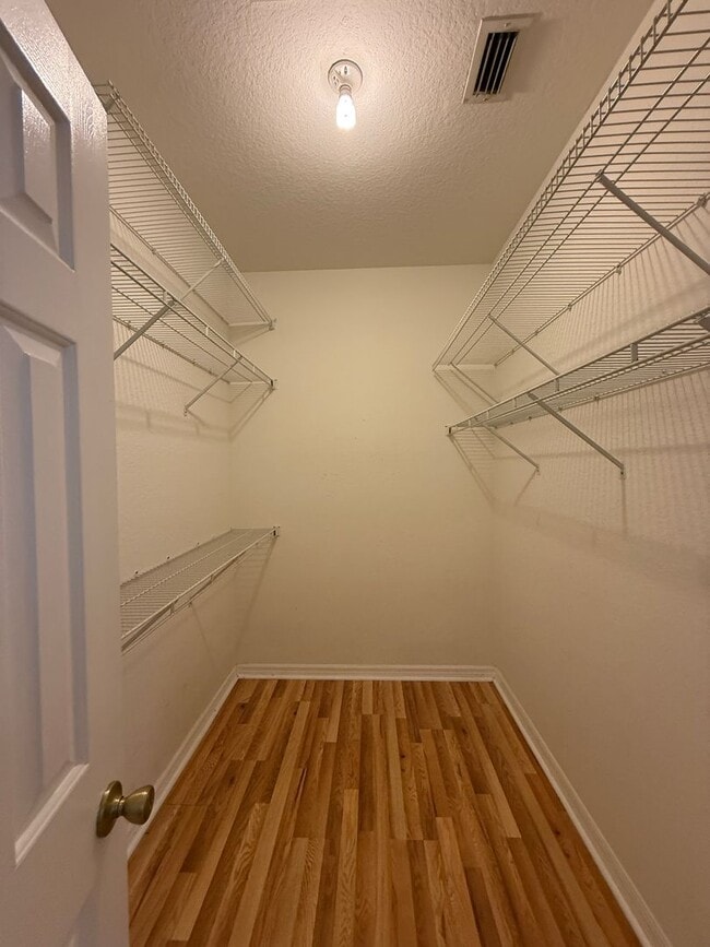 Building Photo - Adorable Two Story 2/2 Townhome in College...