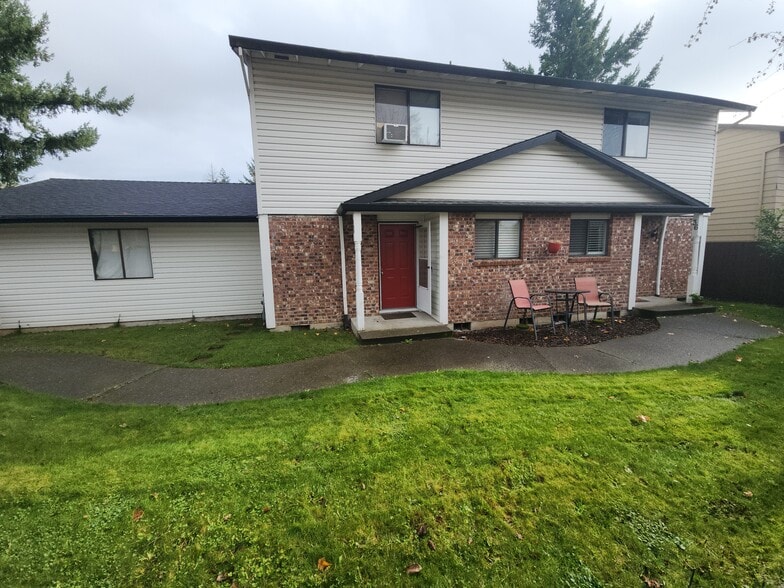 Building Photo - 38 NE 143rd Ave