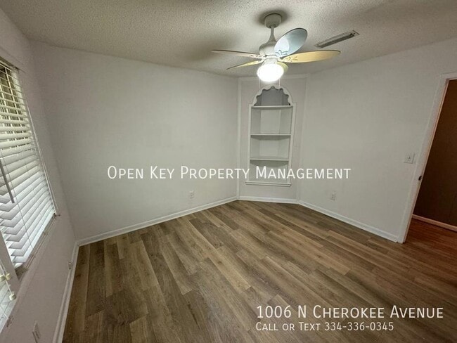 Building Photo - 1006 N Cherokee Ave