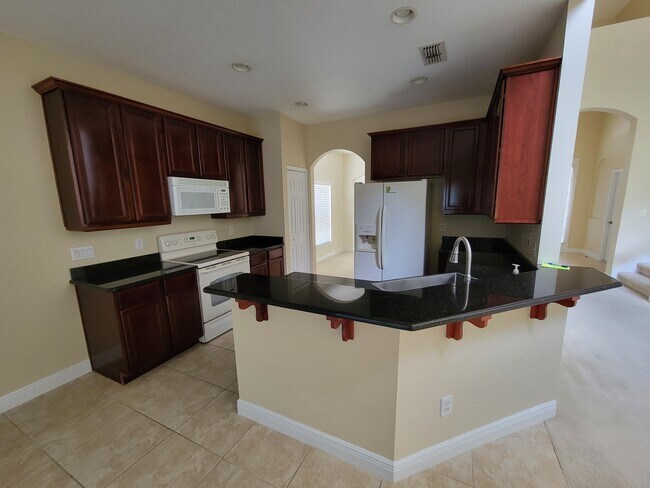 Building Photo - 2819 Roseglen Way