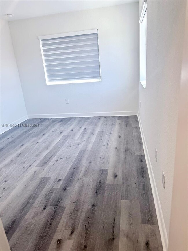 Building Photo - 2418 SE 10th St