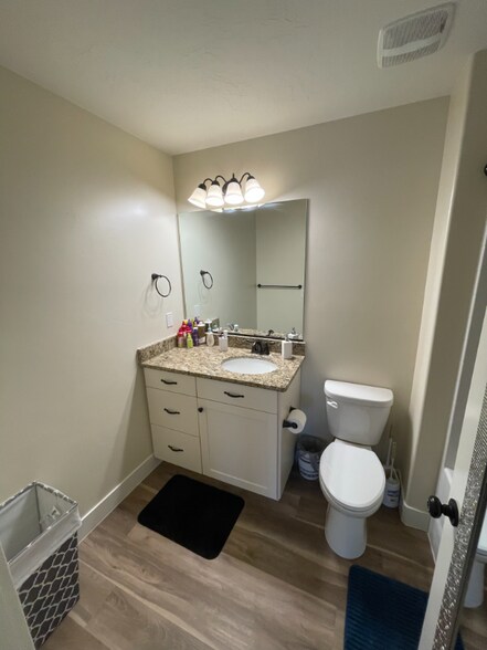 Building Photo - 457 N 400 W