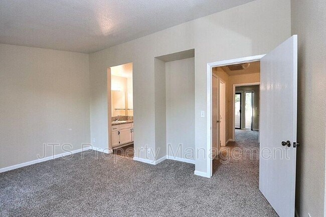 Building Photo - 5828 Alorn Ln