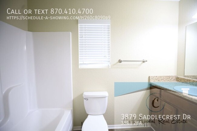 Building Photo - Move in special $800!! Beautiful 3 bed / 2...