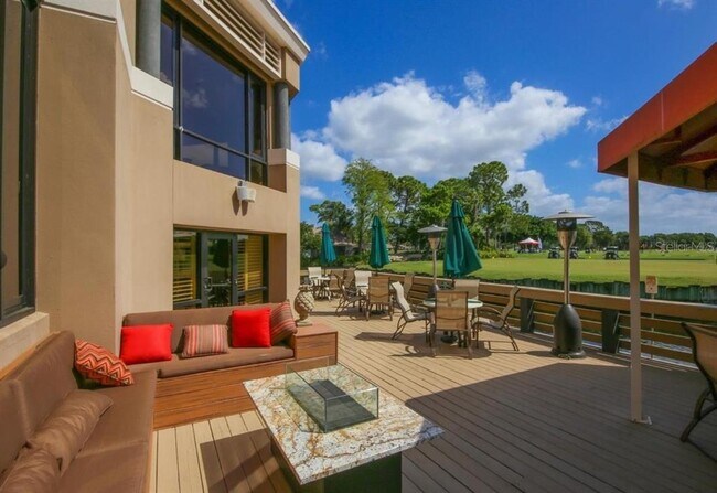 Building Photo - 2960 Sandringham Pl
