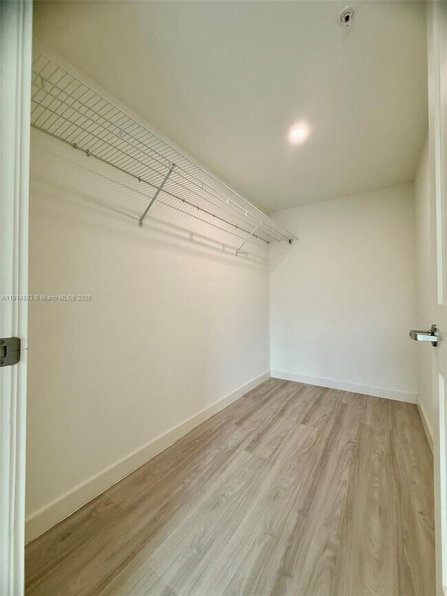 Building Photo - 2285 SW 27th St