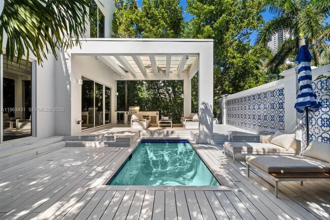 Building Photo - 18935 Atlantic Blvd