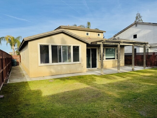 Building Photo - 1304 Torulosa Dr