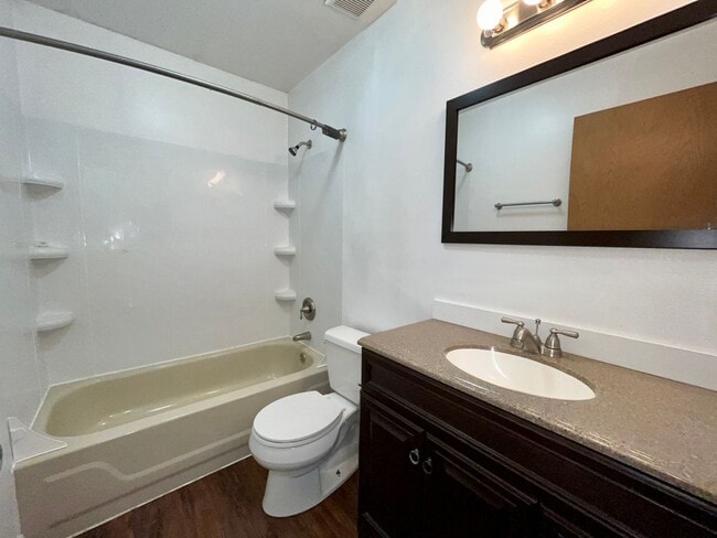 Building Photo - 4897 Dartmouth Dr