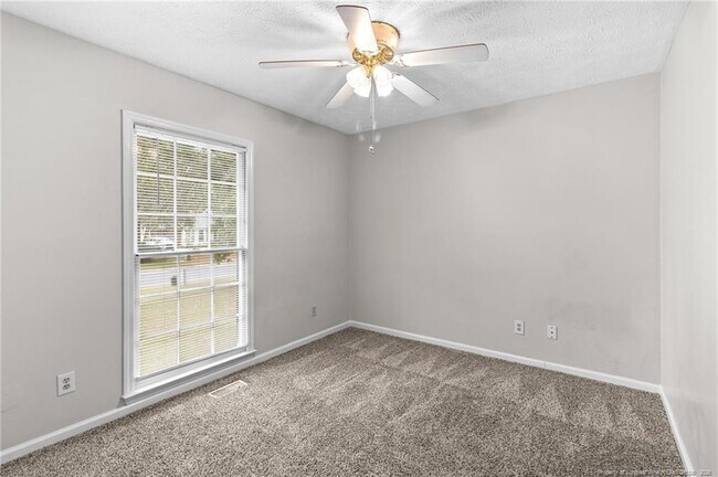 Building Photo - 6924 Woodmark Dr