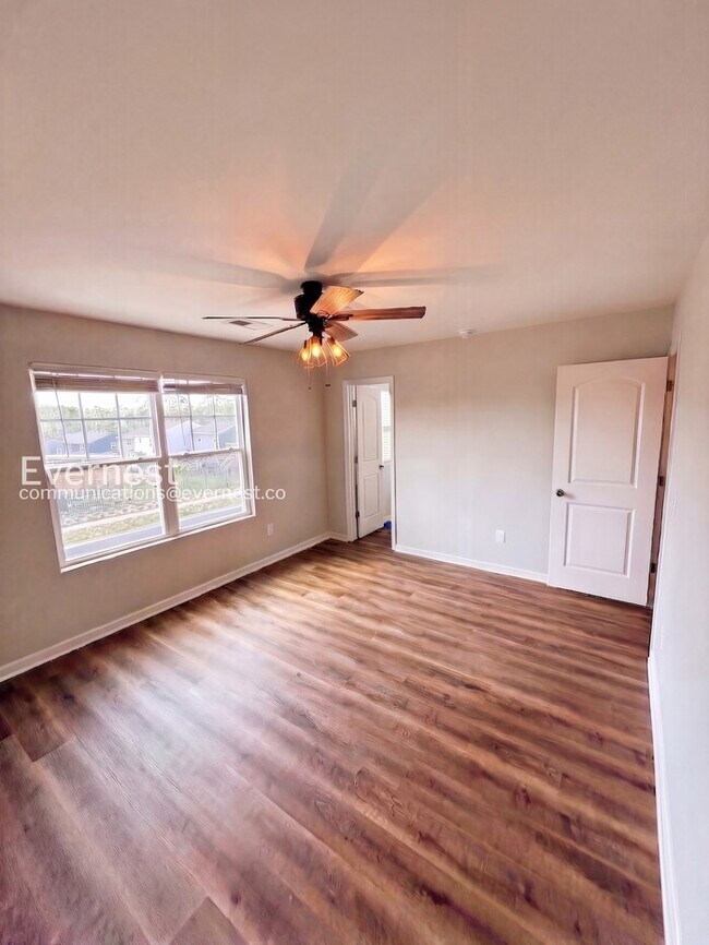 Building Photo - 1326 Bryson Ln