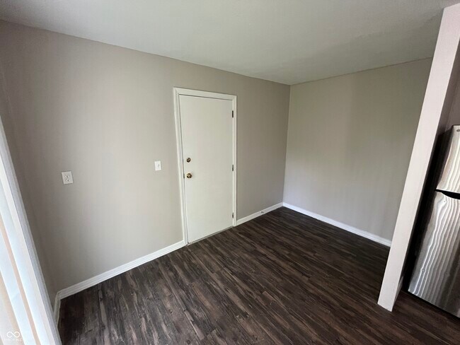 Building Photo - 3831 Bennett Dr
