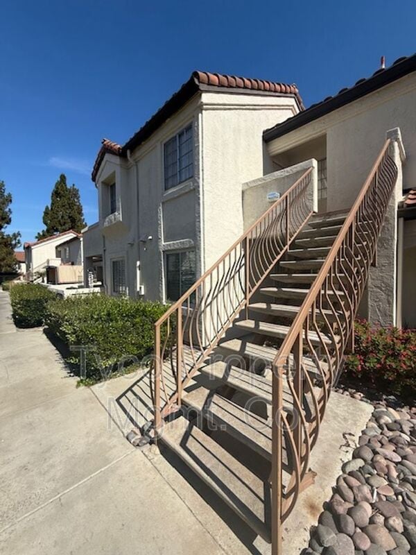 Building Photo - 772 Eastshore Terrace