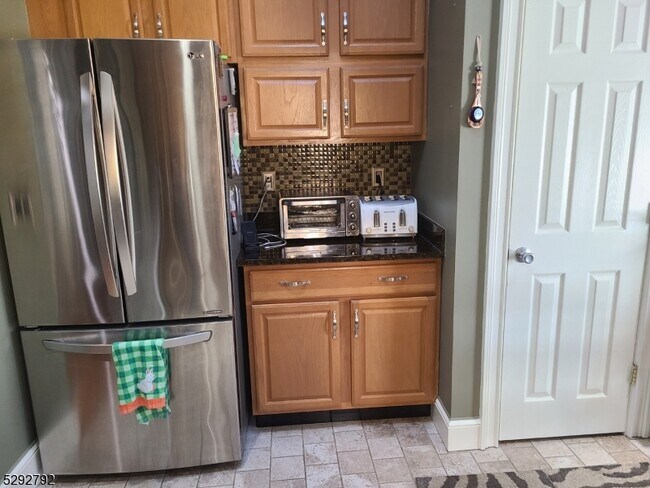 Building Photo - 154 W Washington Ave