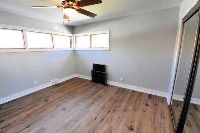 Building Photo - 22 N Kenilworth Ave