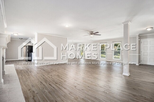 Building Photo - 1732 Fontaine Dr