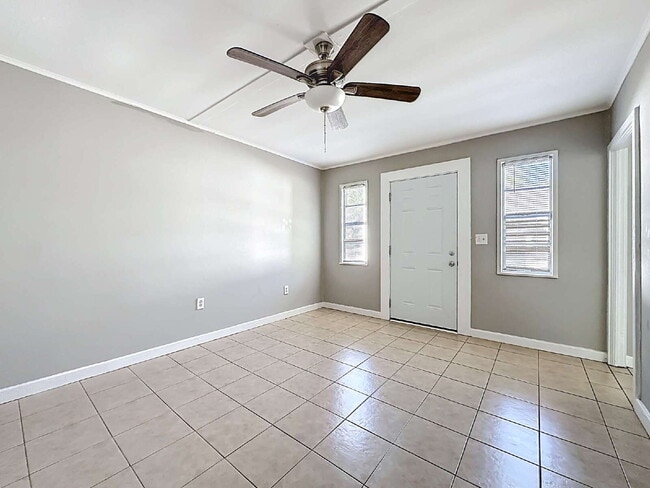 Building Photo - 6377 Lamar Dr