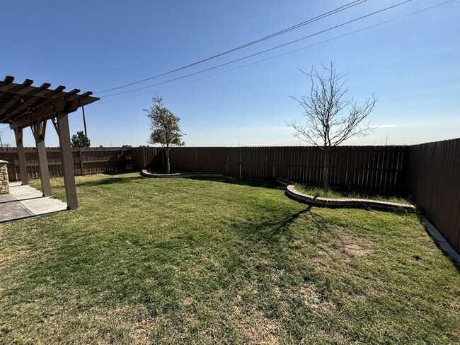 Building Photo - 3 bed 2 bath home with 2 car garage in Leg...