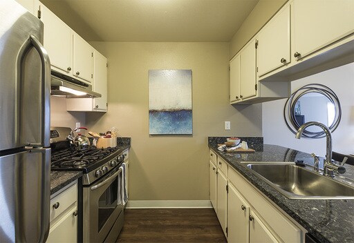 Interior Photo - Harbor Square