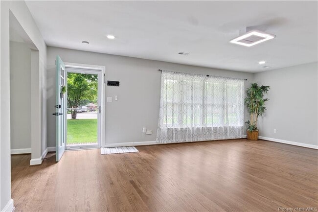 Building Photo - 20 Atkins Ln