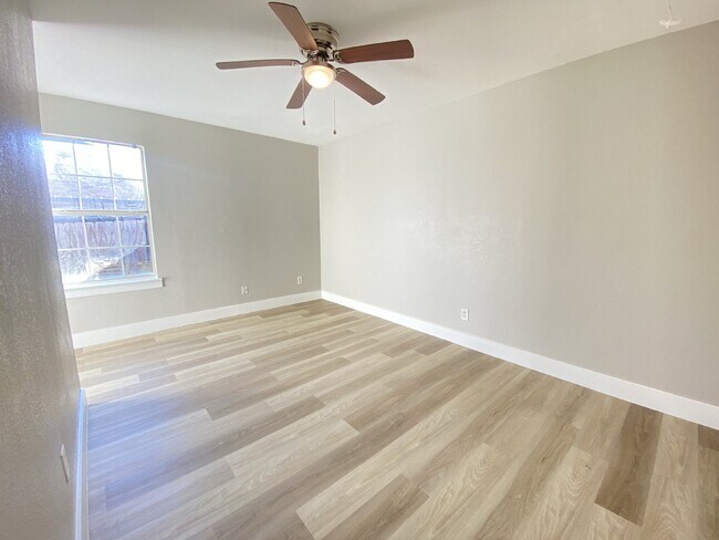 Building Photo - Charming 4-bedroom, 2-bathroom home in Fort Worth, TX!