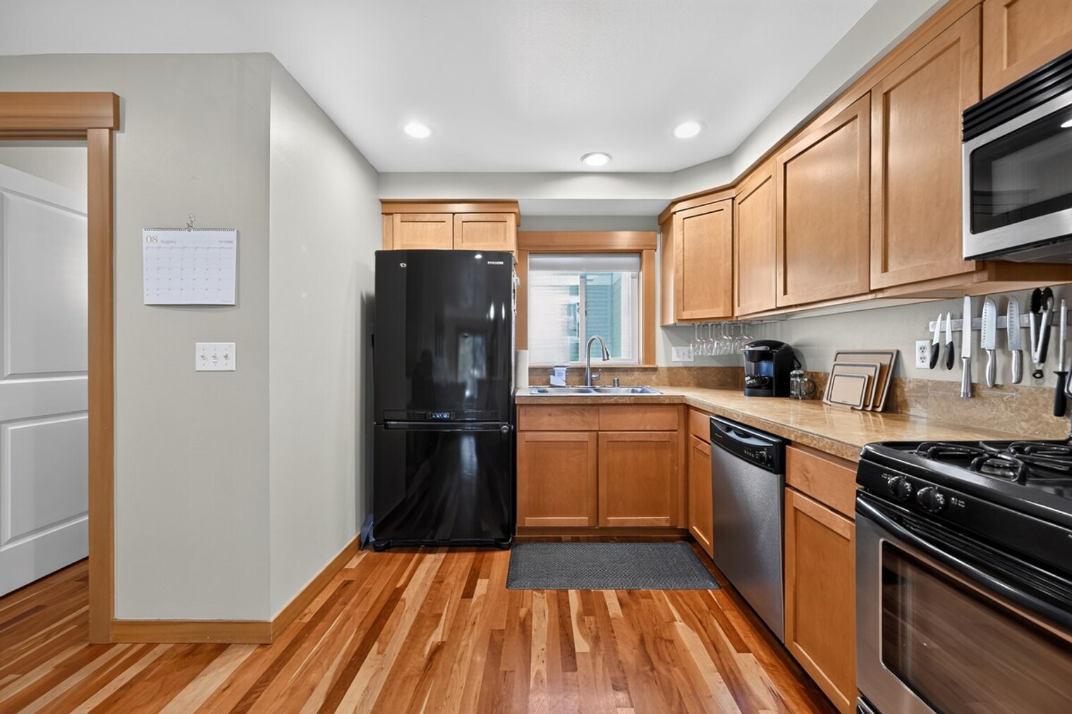Building Photo - 9237 17th Ave SW
