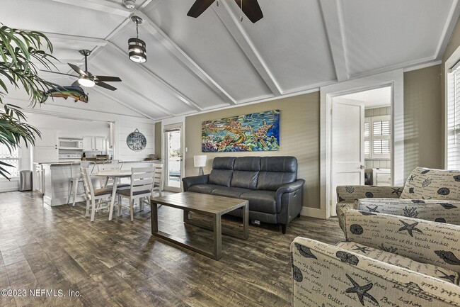 Building Photo - 187 19th St N