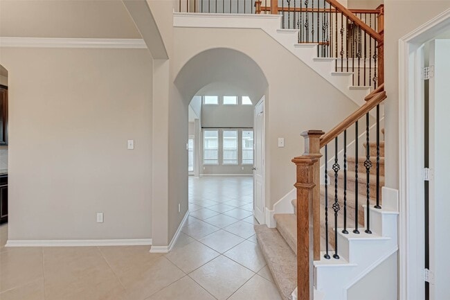 Building Photo - 2111 Post Oak Ct