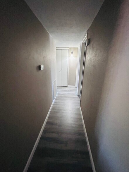 Building Photo - 511 Hanover Dr