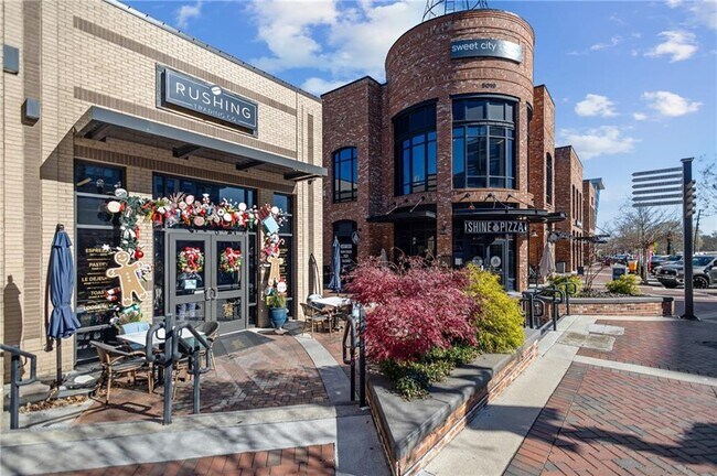 Building Photo - 1230 Ainsworth Alley