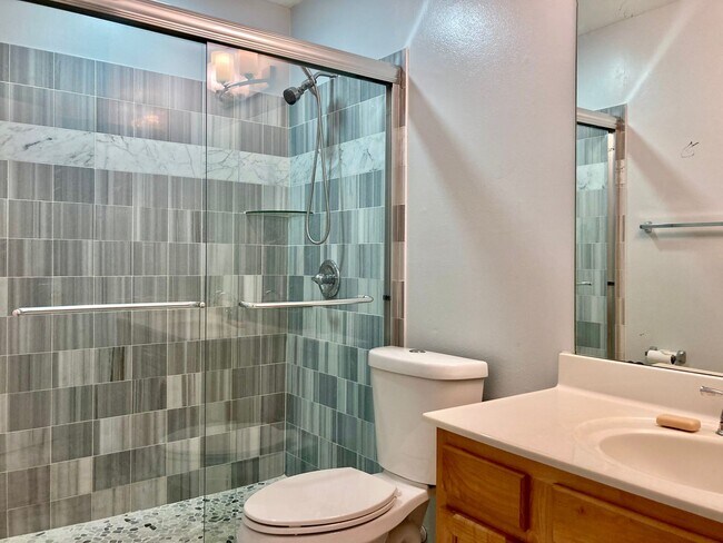 Building Photo - 16 Aquarius Ct