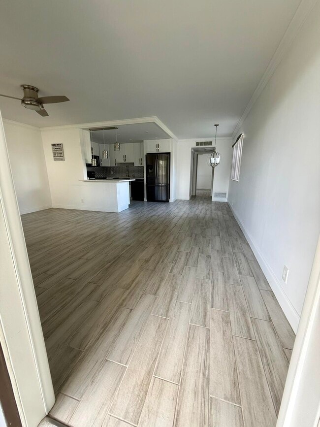 Building Photo - 675 Brittany Park