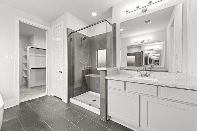 Building Photo - Two story. 4 bedrooms. 3.5 baths. Spacious...