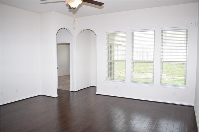 Building Photo - 2013 Pitkin Dr