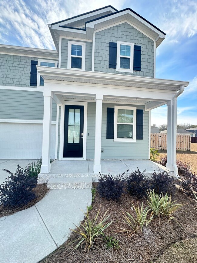 Building Photo - 4 Br/2.5 Bth in The Watergrass Community