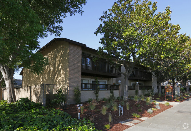Building Photo - Santana Park Apartments