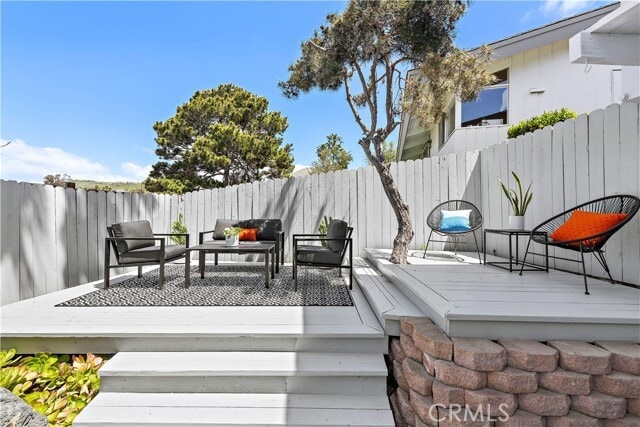 Building Photo - 2120 Temple Hills Dr