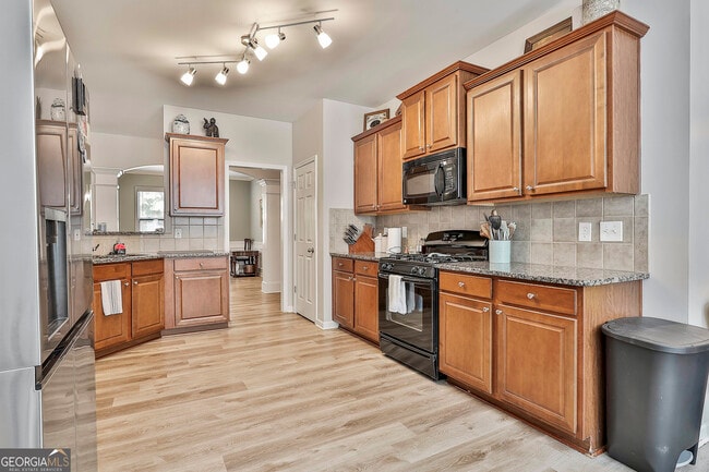 Building Photo - 205 Inverness Ave